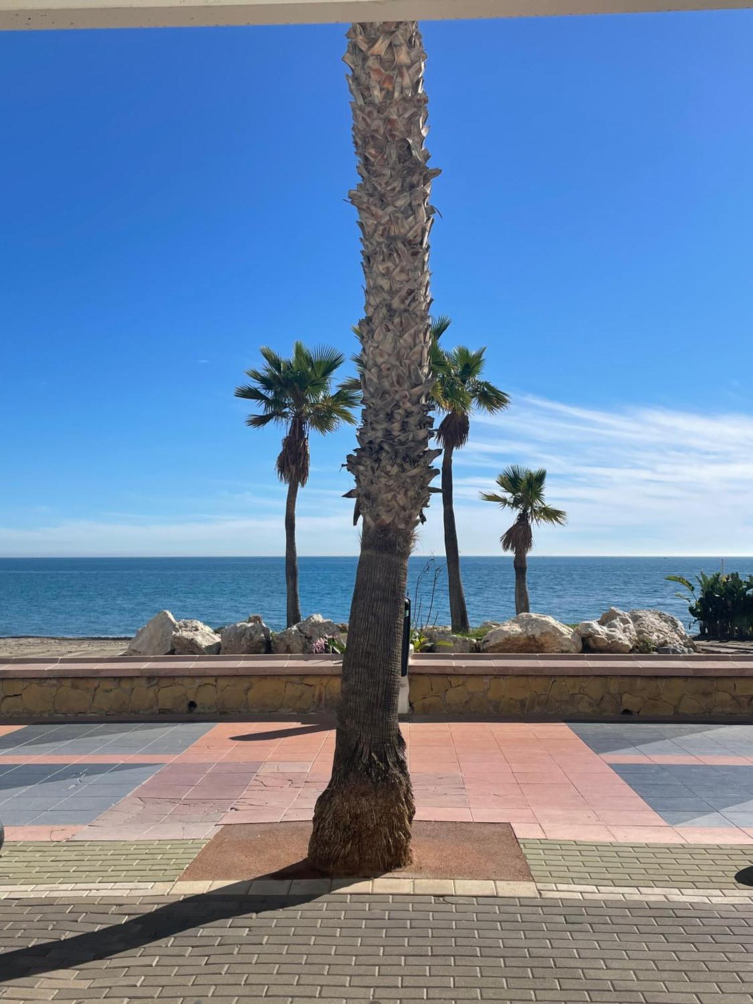 Moderno Piso Mirando Al Mar Appartement Torremolinos Buitenkant foto